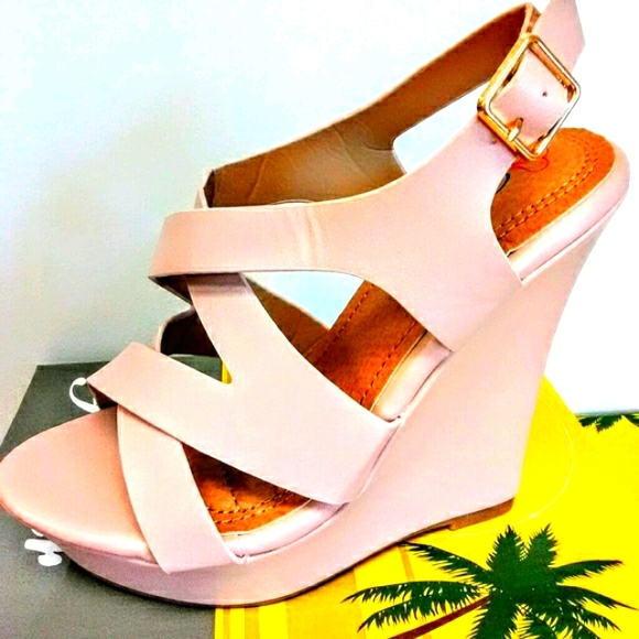 NEW! Soft Pink Wedge Shoes! - Picture 3 of 4